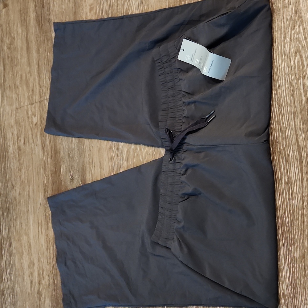 Ideology Wide-Leg Woven Pants Deep Charcoal - Picture 2 of 5